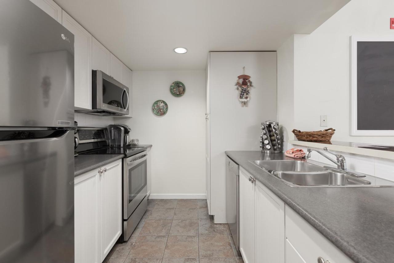 Tyndall Stone Lodge By Cozystay Signature Whistler Buitenkant foto