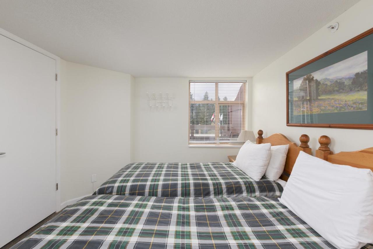Tyndall Stone Lodge By Cozystay Signature Whistler Buitenkant foto