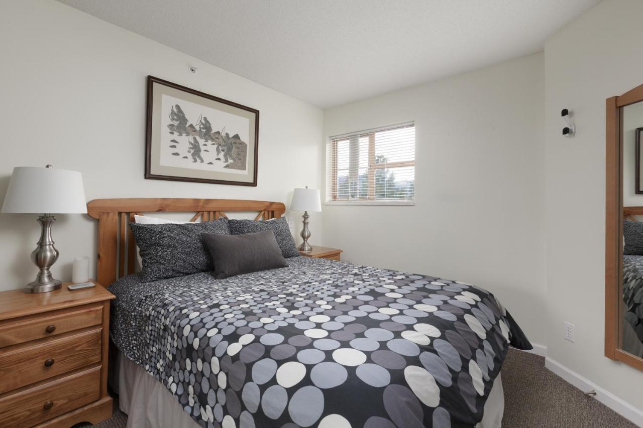 Tyndall Stone Lodge By Cozystay Signature Whistler Buitenkant foto