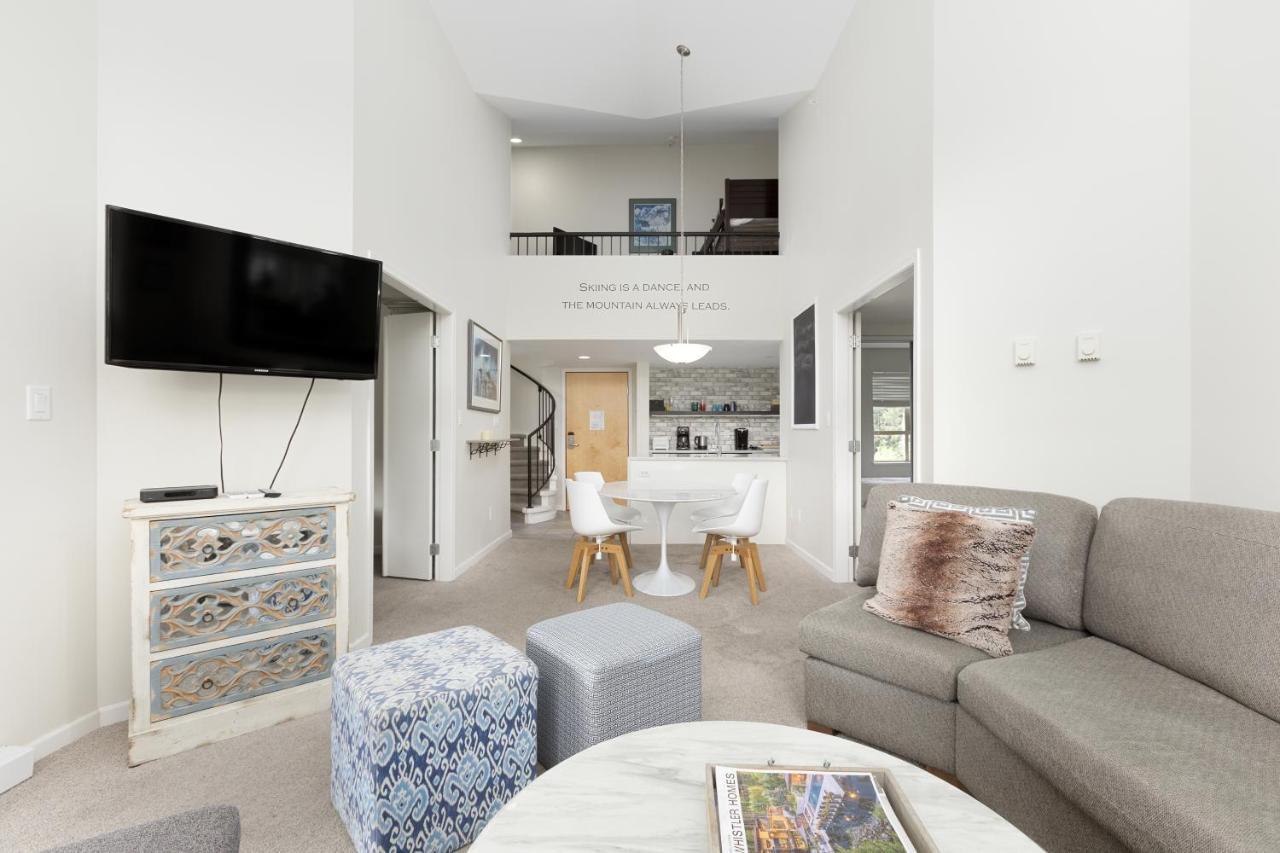 Tyndall Stone Lodge By Cozystay Signature Whistler Buitenkant foto
