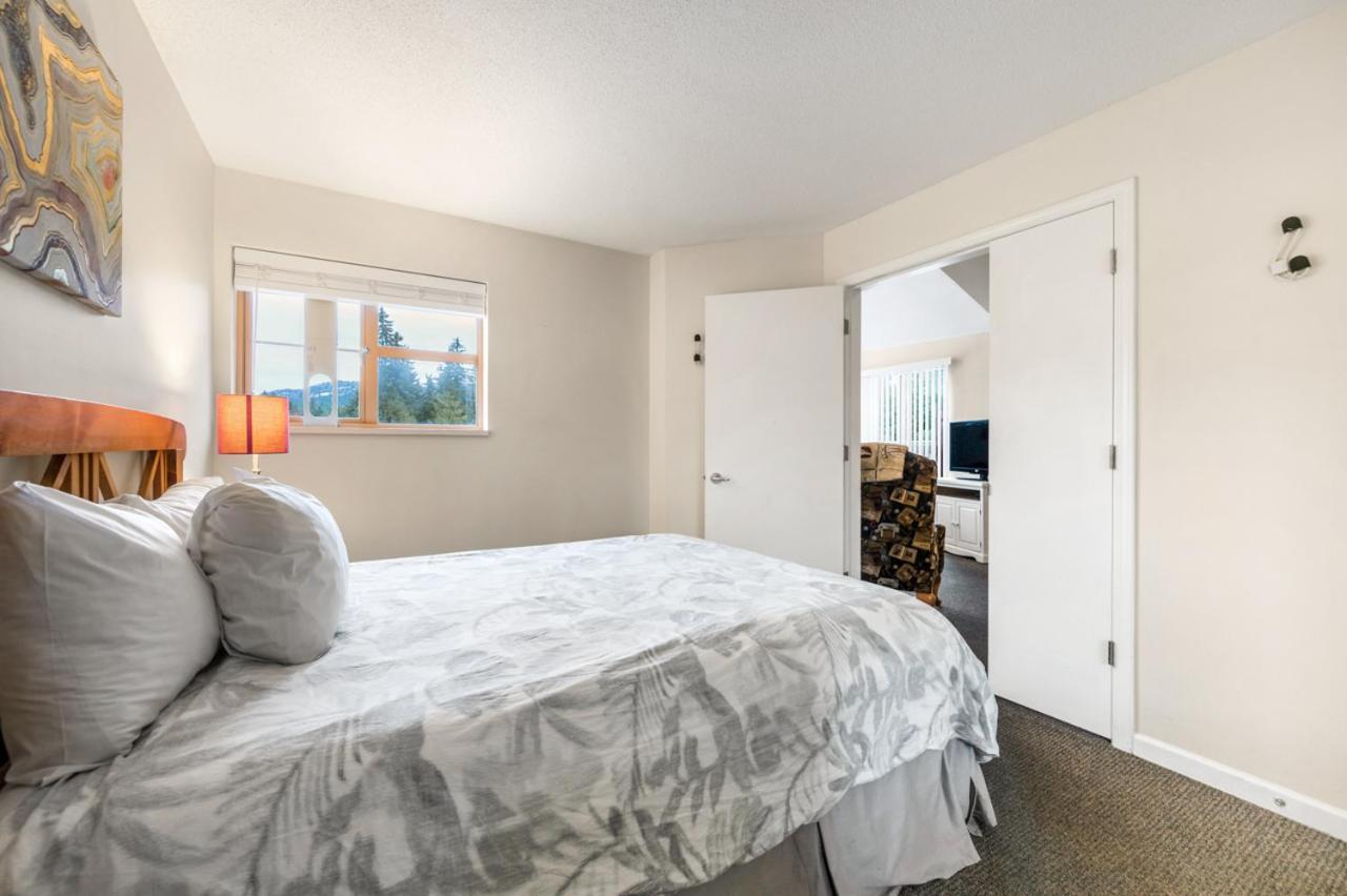 Tyndall Stone Lodge By Cozystay Signature Whistler Buitenkant foto