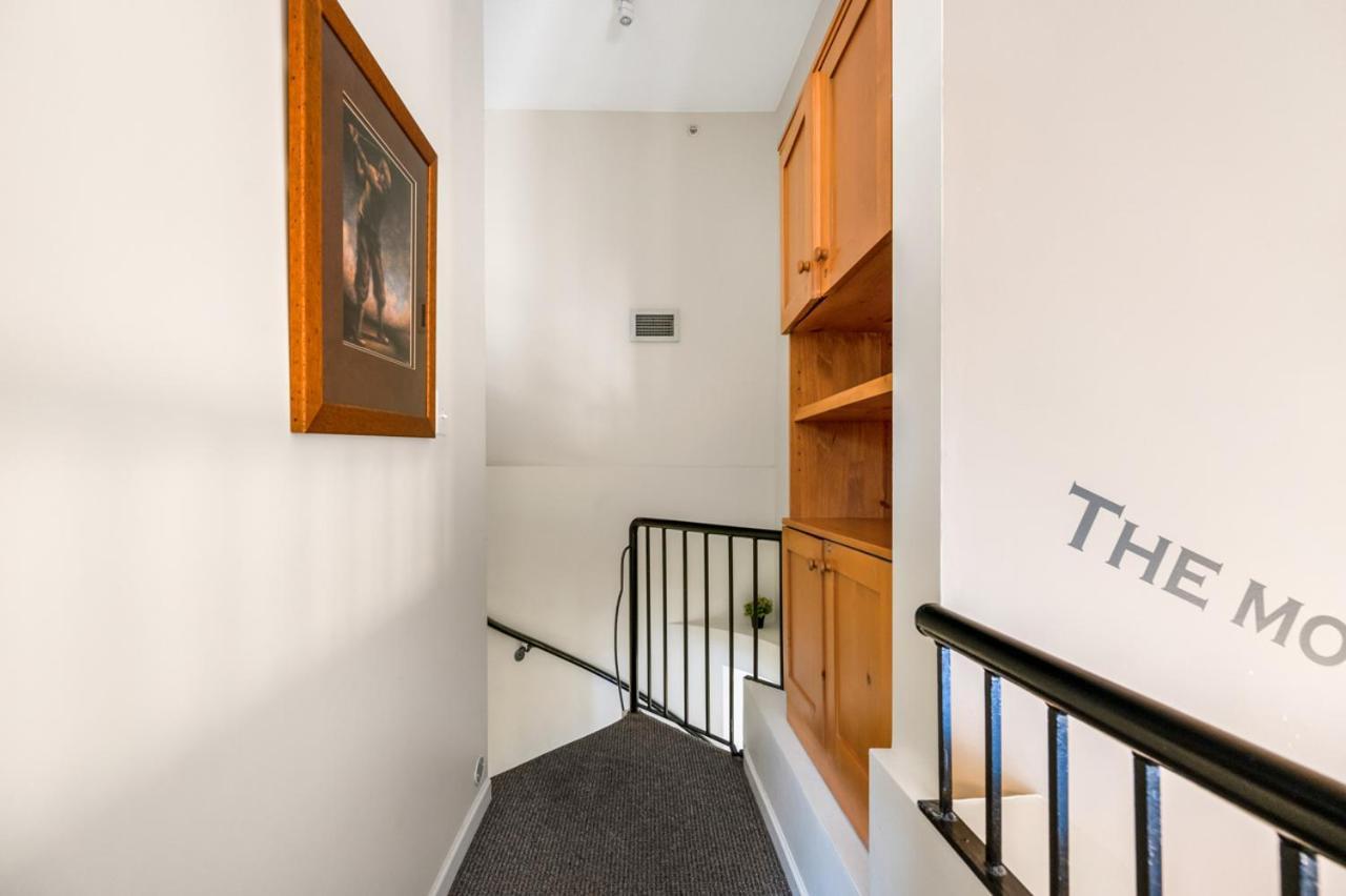 Tyndall Stone Lodge By Cozystay Signature Whistler Buitenkant foto